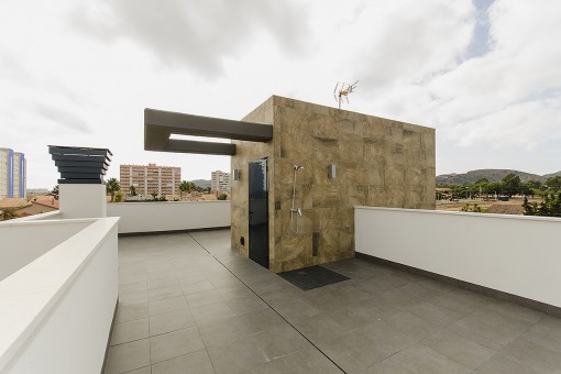 Spacious roof terrace